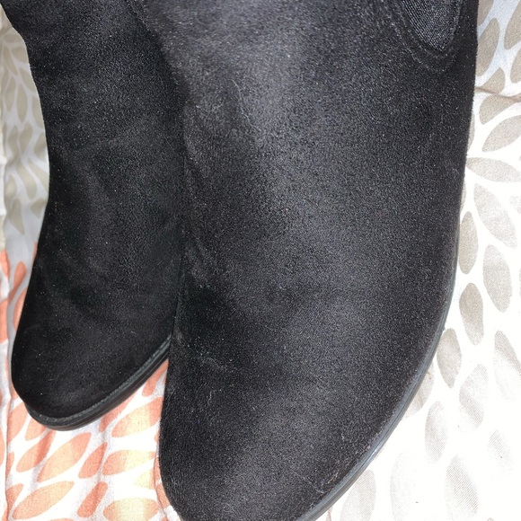 Black boots - Picture 3 of 4